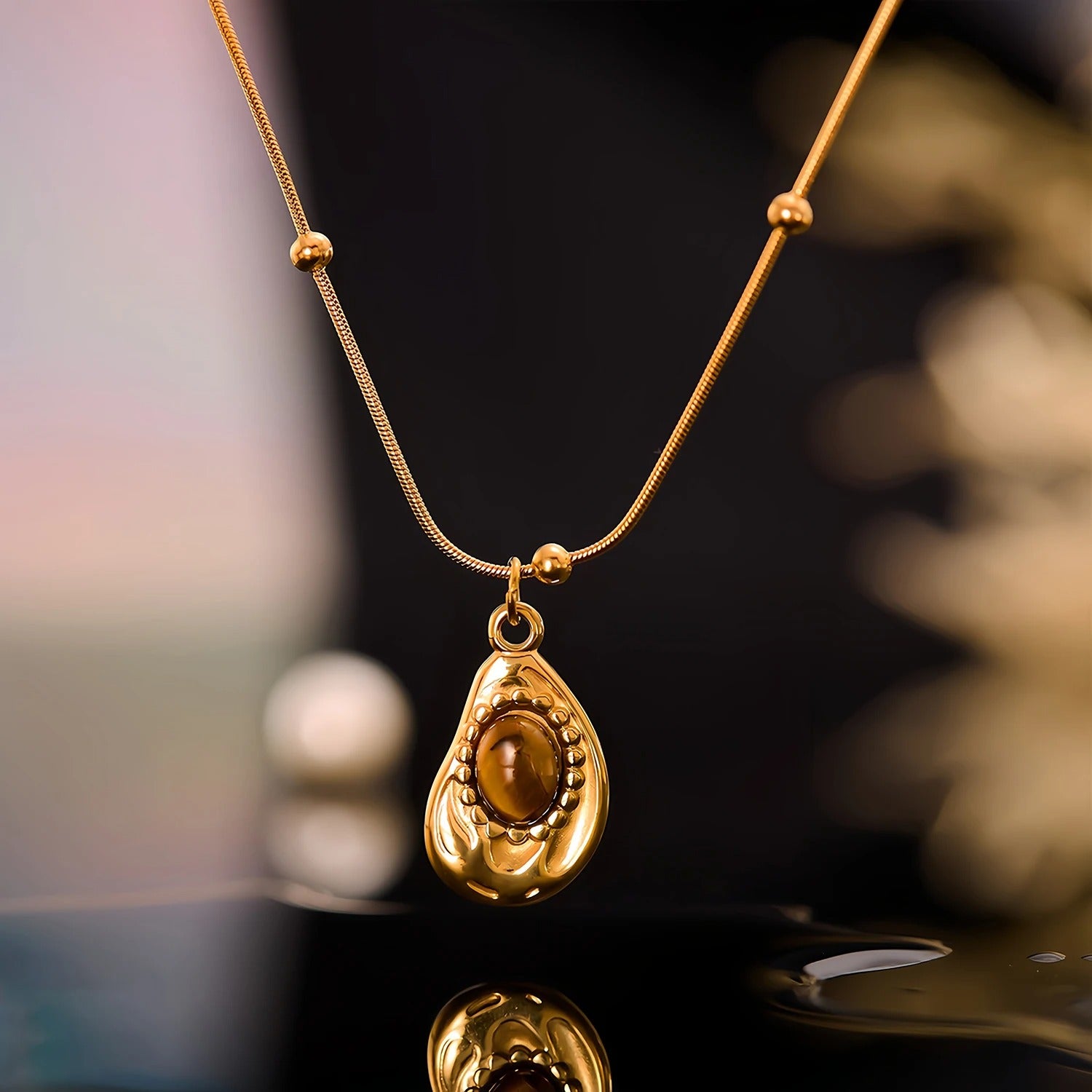 Natural Tiger's-eye Stone Water Droplet Pendant Necklace